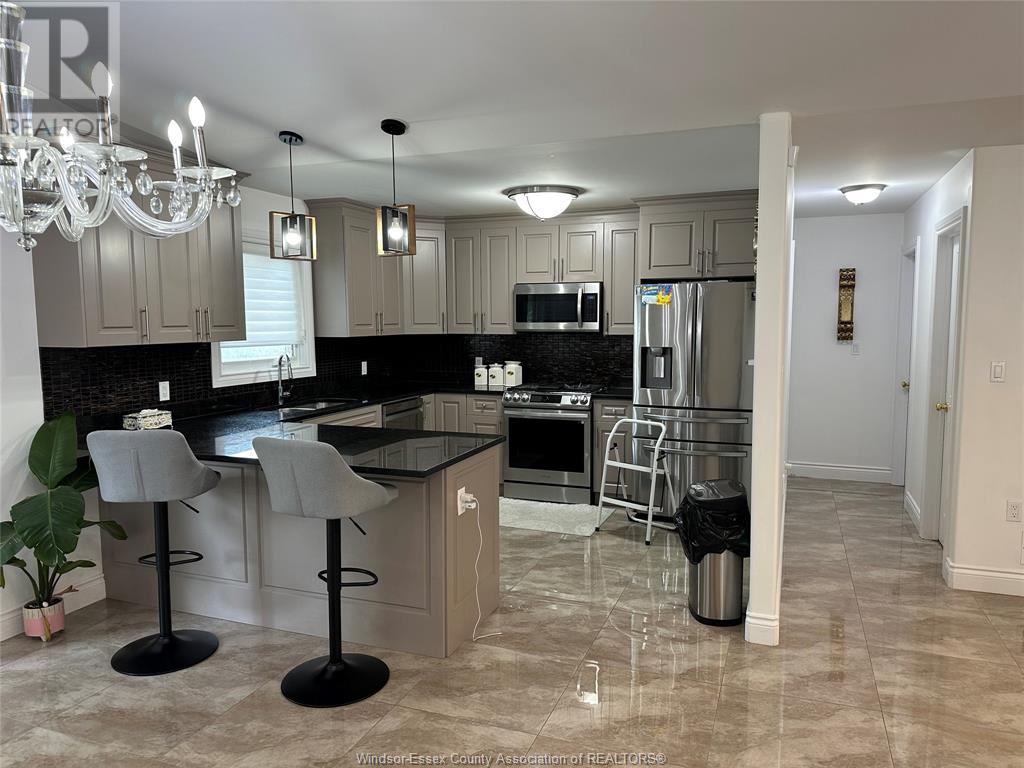 Photo 8 of 2127 Dominion Boulevard, Windsor ON