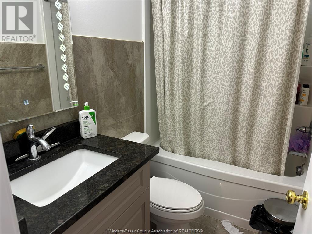 Photo 12 of 2127 Dominion Boulevard, Windsor ON