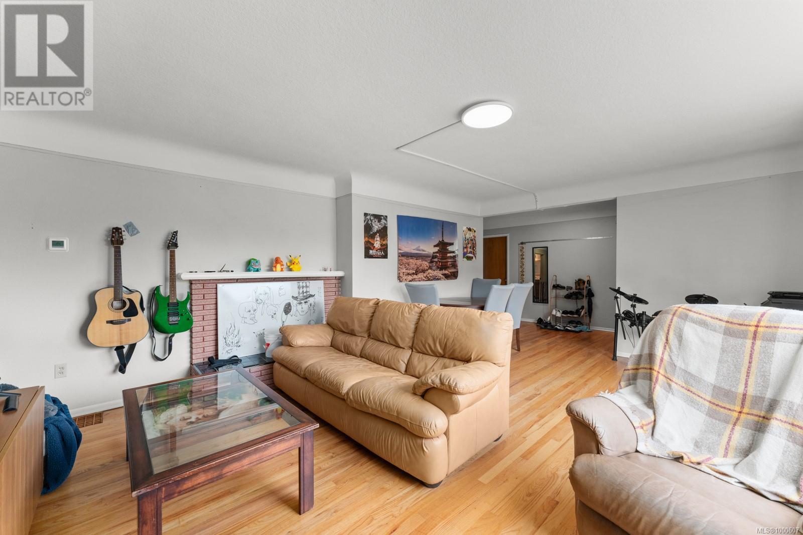 Photo 36 of 3352 Henderson Rd, Oak Bay BC
