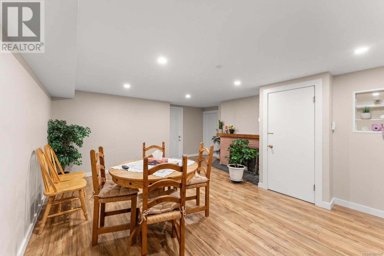 Photo 21 of 3352 Henderson Rd, Oak Bay BC