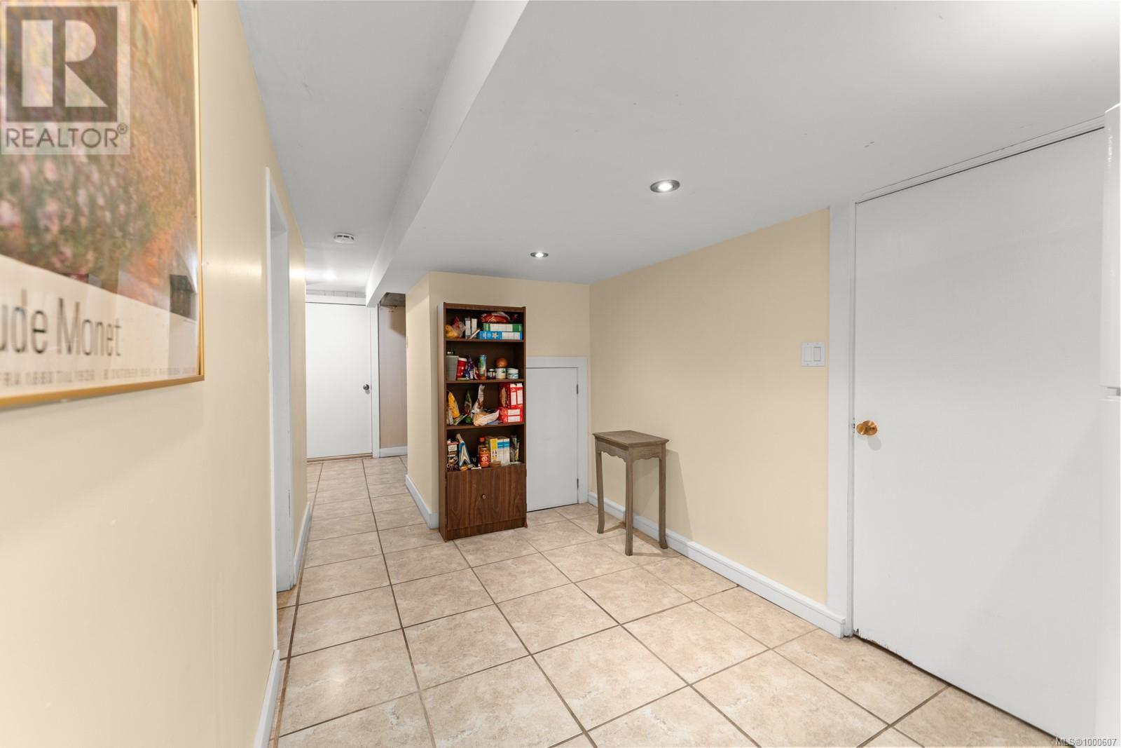 Photo 31 of 3352 Henderson Rd, Oak Bay BC