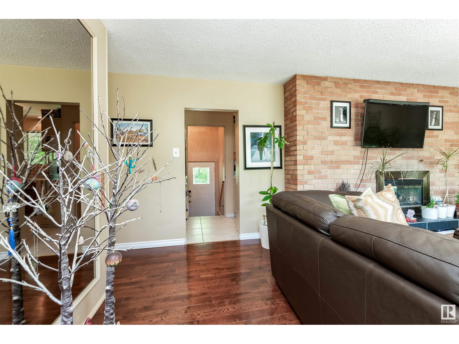 Photo 2 of 451 22559 Wye Rd, Rural Strathcona County AB