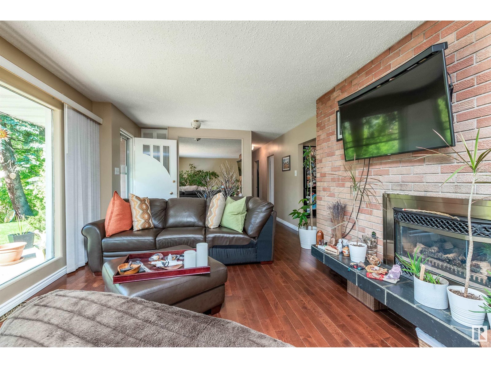 Photo 3 of 451 22559 Wye Rd, Rural Strathcona County AB