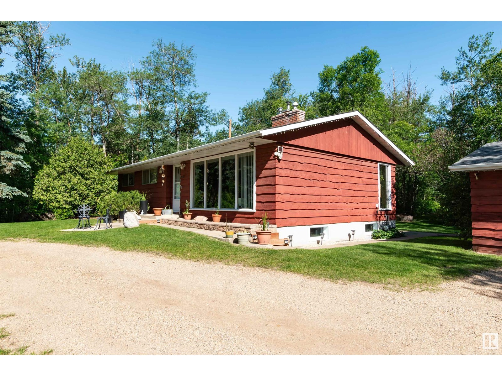Photo 8 of 451 22559 Wye Rd, Rural Strathcona County AB
