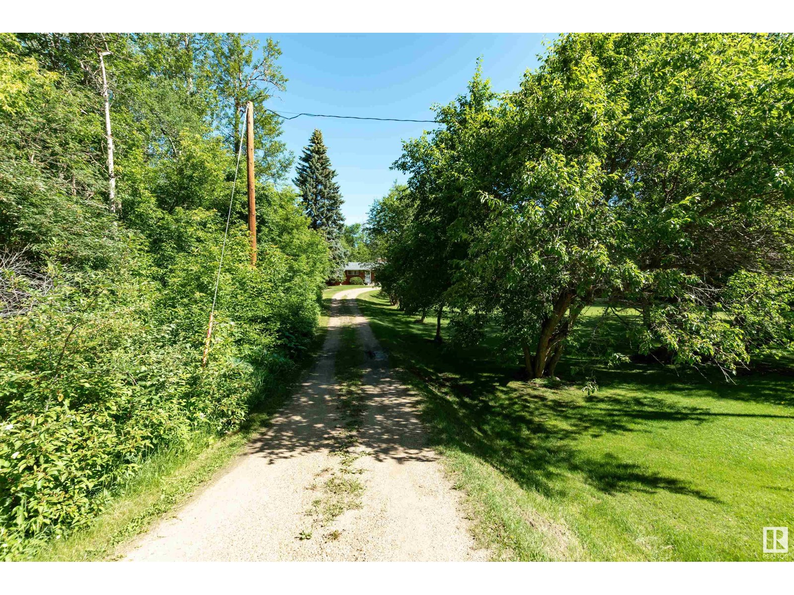 Photo 23 of 451 22559 Wye Rd, Rural Strathcona County AB