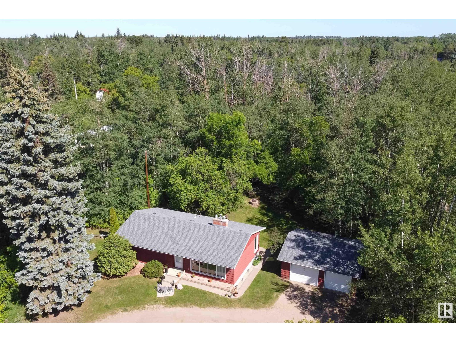 Photo 22 of 451 22559 Wye Rd, Rural Strathcona County AB