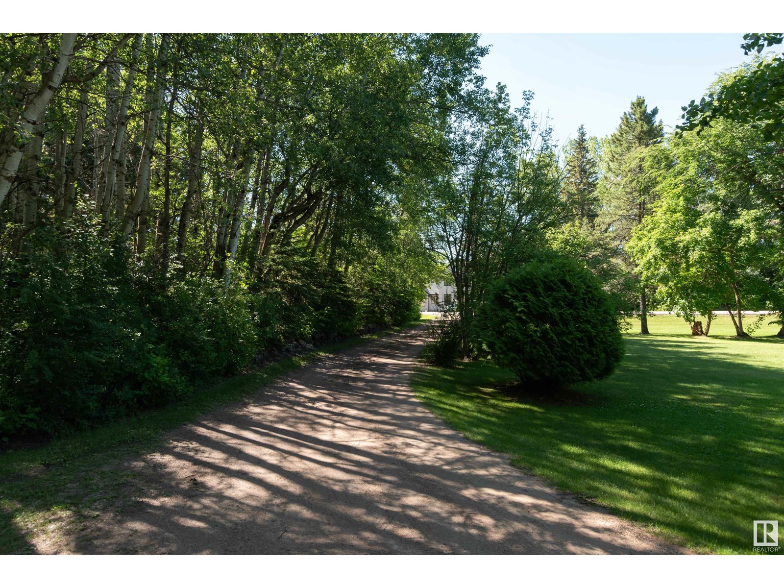 Photo 31 of 451 22559 Wye Rd, Rural Strathcona County AB