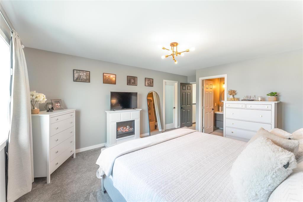 Photo 21 of 230 Mclean Avenue, Selkirk MB