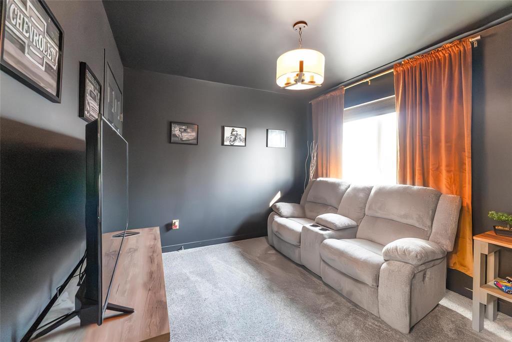Photo 26 of 230 Mclean Avenue, Selkirk MB