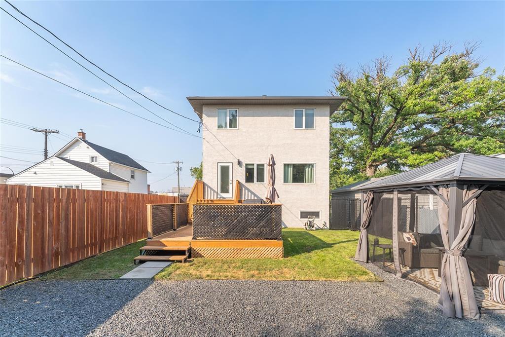 Photo 34 of 230 Mclean Avenue, Selkirk MB