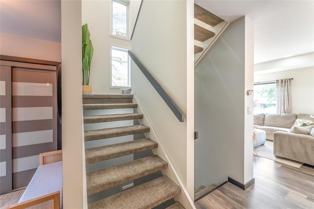 Photo 5 of 230 Mclean Avenue, Selkirk MB