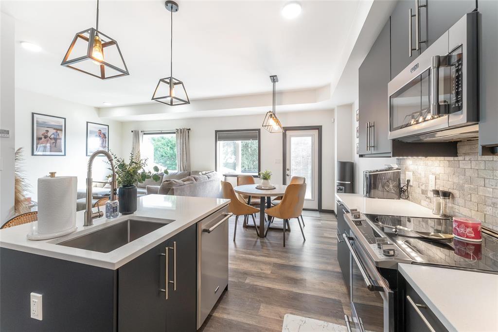 Photo 11 of 230 Mclean Avenue, Selkirk MB