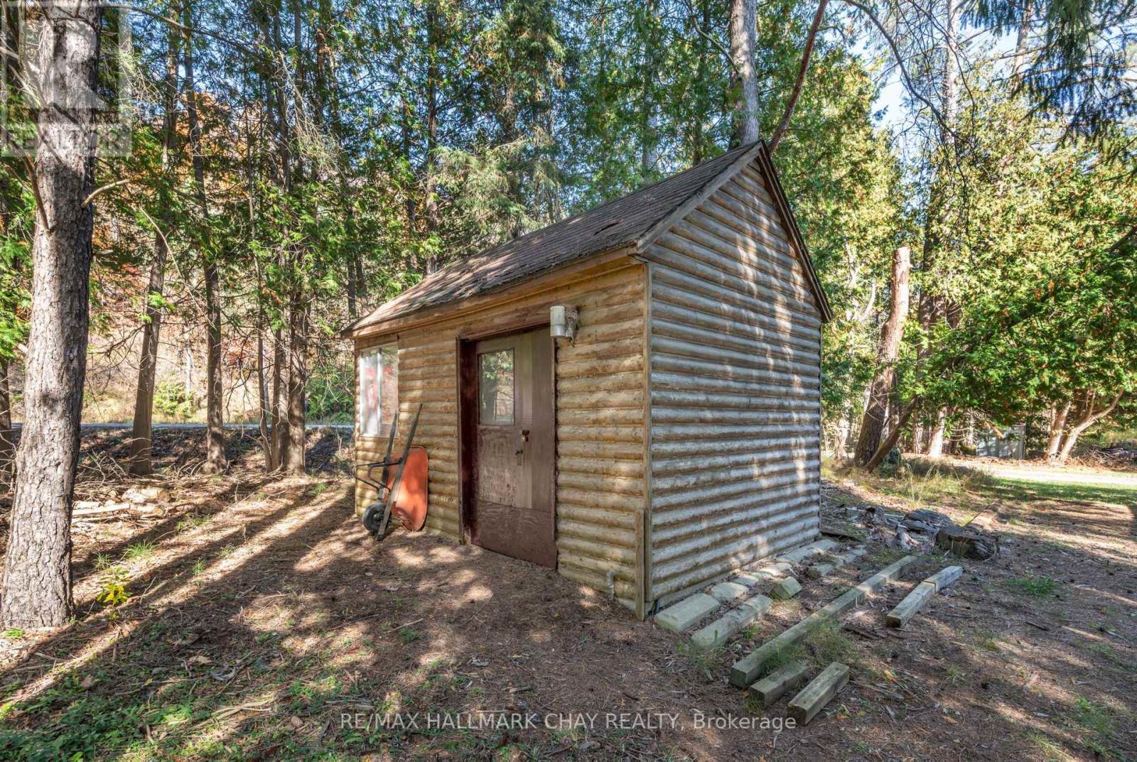 667156 20 SIDE ROAD - 23