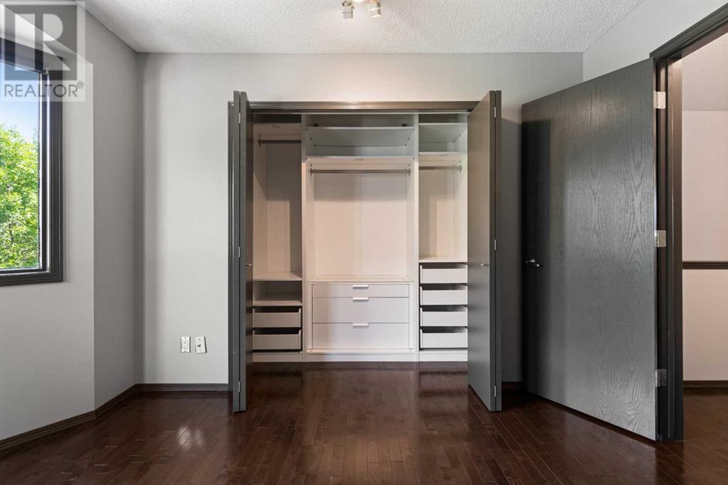 Single Family House for Sale in  Killarney Glen Court SW Killarney/Glengarry Calgary 