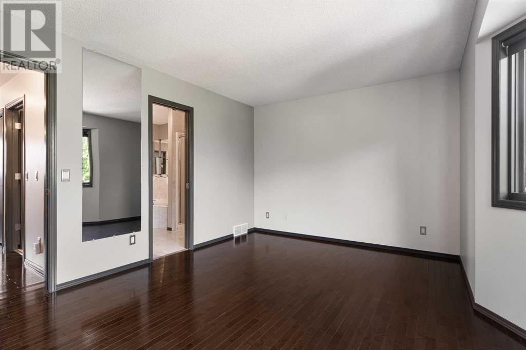 Single Family House for Sale in  Killarney Glen Court SW Killarney/Glengarry Calgary 