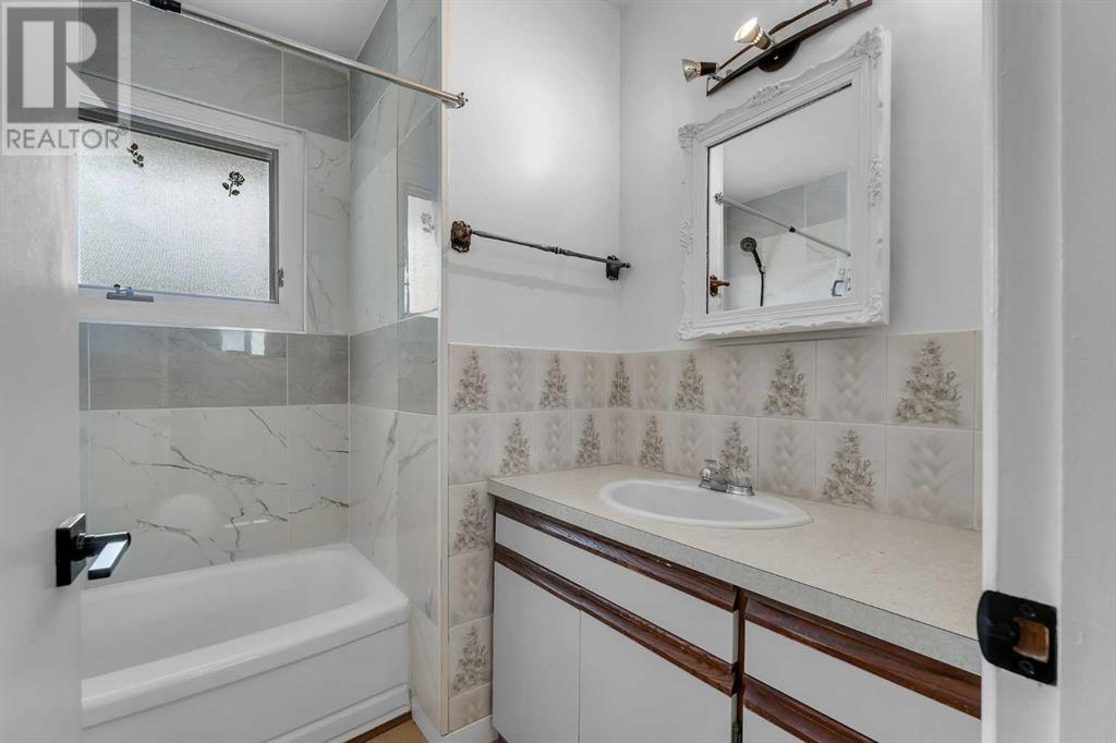 Single Family House Bungalow for Sale in   Street NE Mayland Heights Calgary 