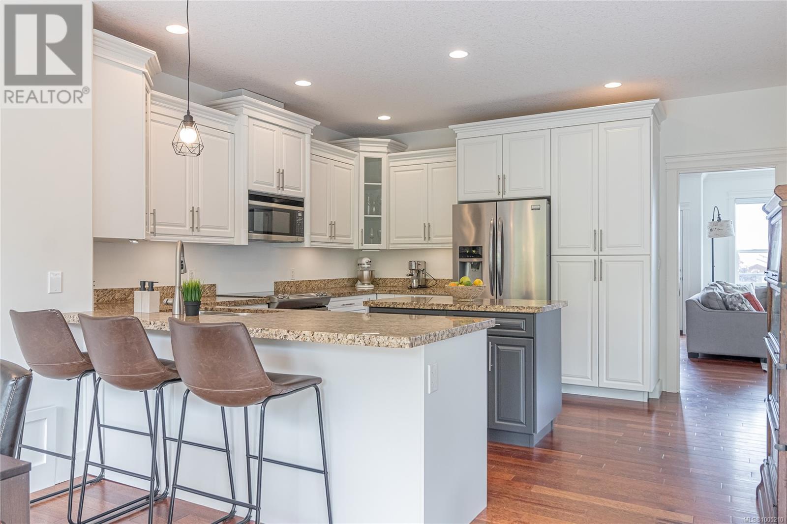 Photo 37 of 606 Stevens Pl, Ladysmith BC