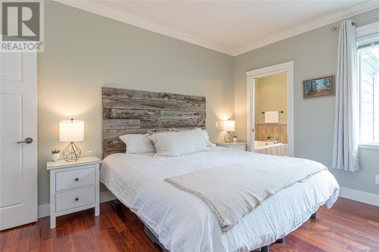 Photo 3 of 606 Stevens Pl, Ladysmith BC