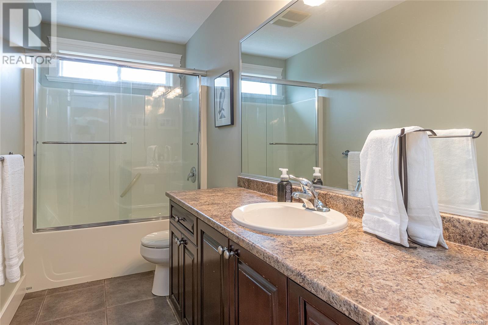 Photo 6 of 606 Stevens Pl, Ladysmith BC