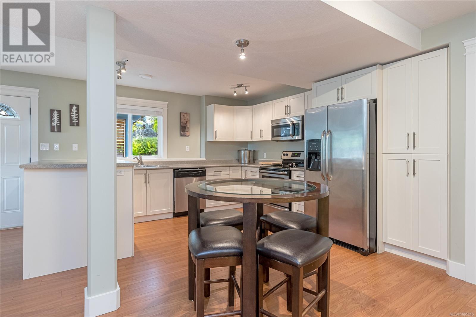 Photo 12 of 606 Stevens Pl, Ladysmith BC