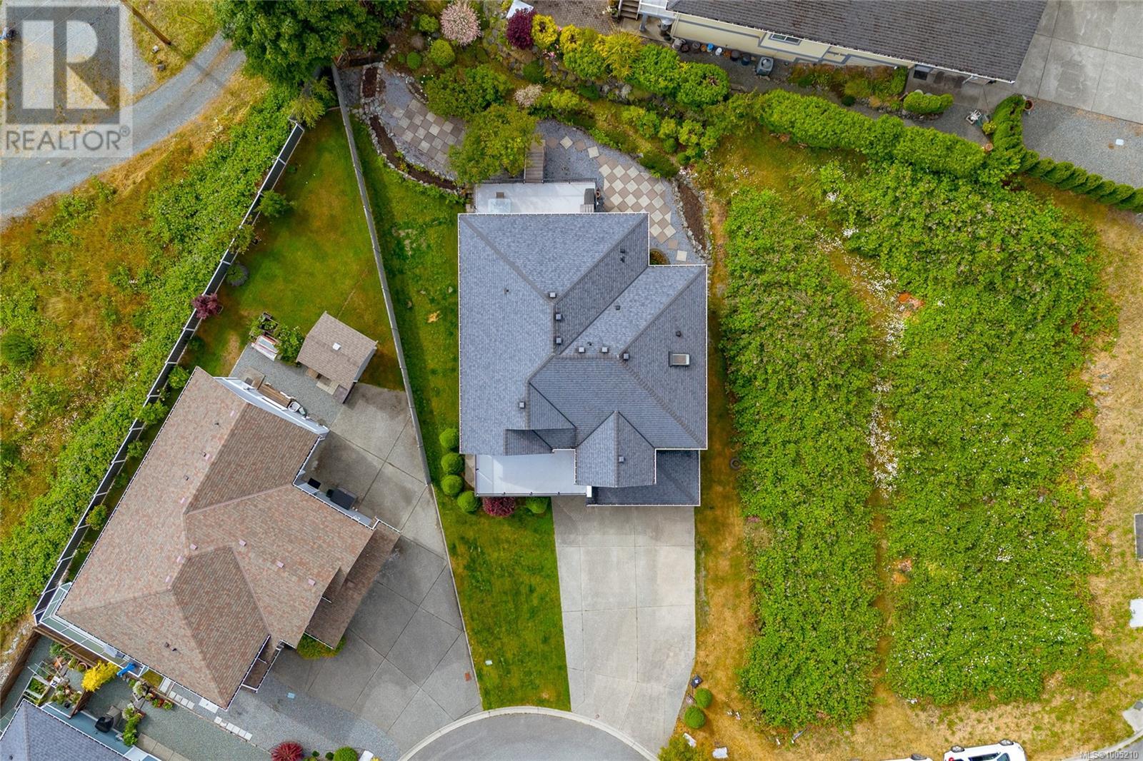 Photo 14 of 606 Stevens Pl, Ladysmith BC