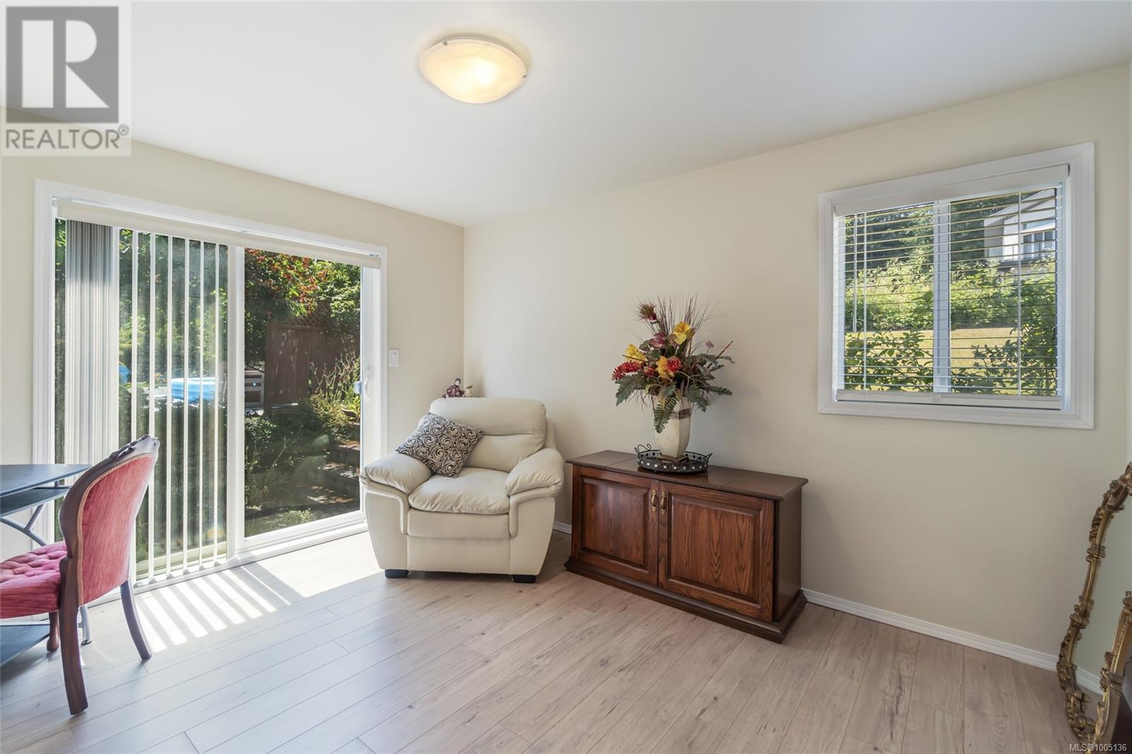 Photo 7 of 5200 Polson Terr, Saanich BC
