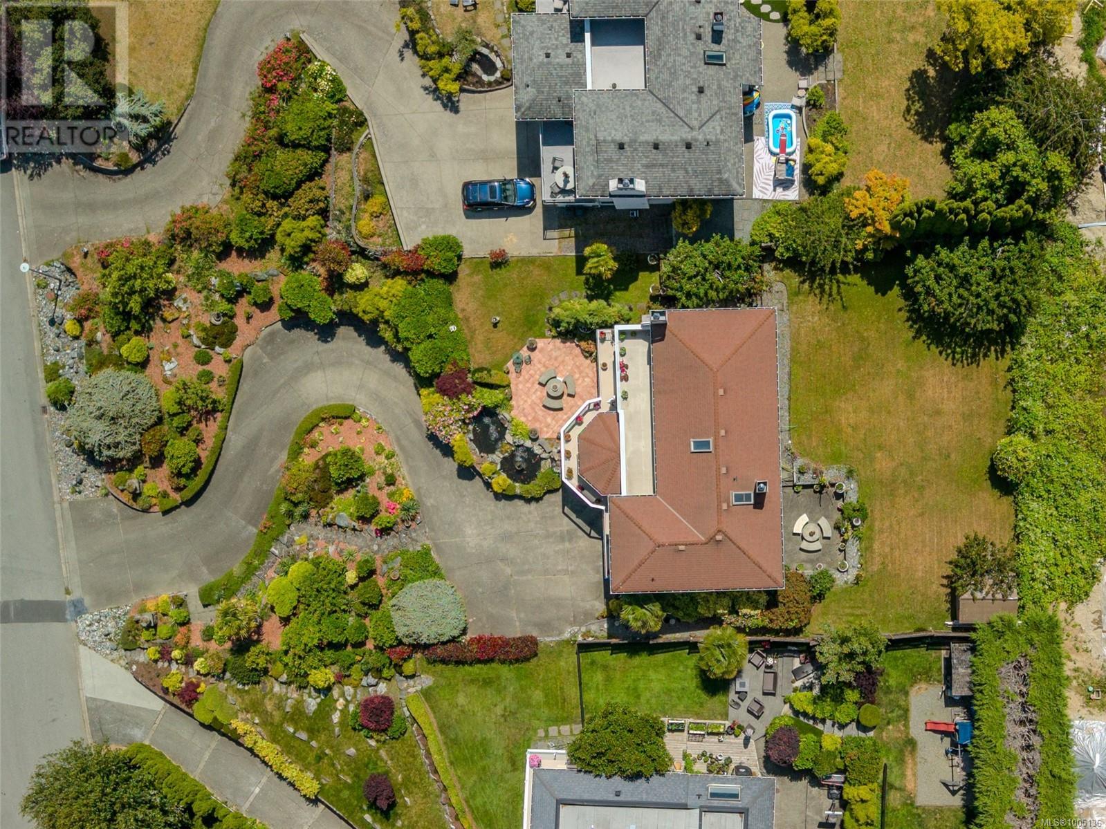 Photo 11 of 5200 Polson Terr, Saanich BC