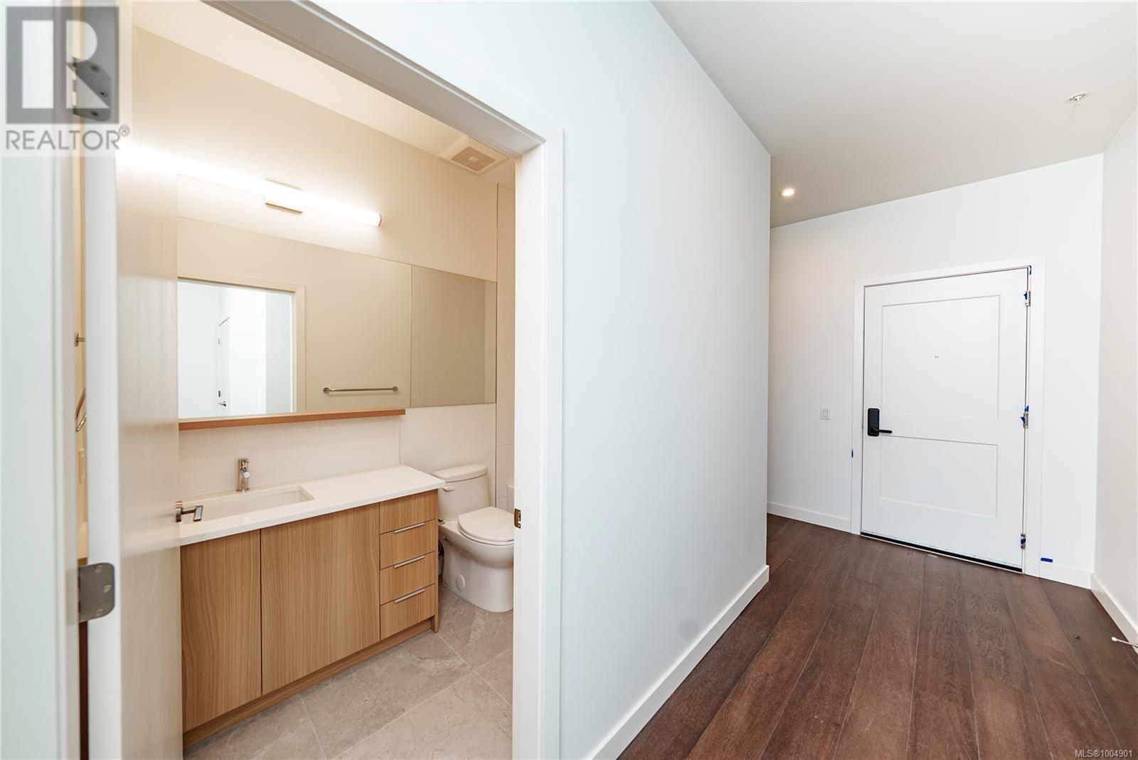 204 9570 Fifth Street, Sidney