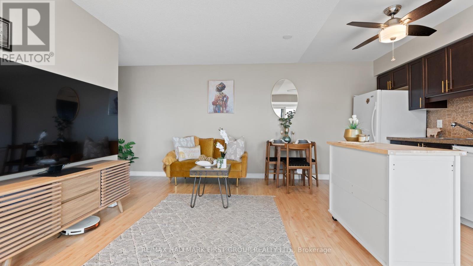 Photo 18 of 405 70 Town Centre Court, Toronto ON