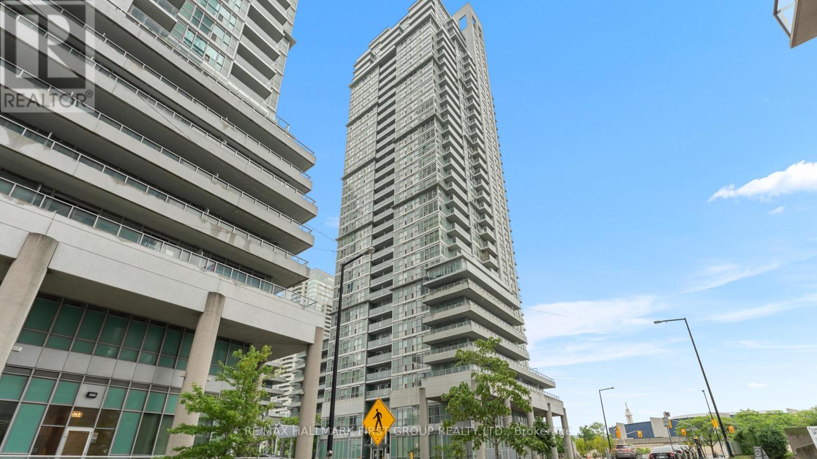 Photo 3 of 405 70 Town Centre Court, Toronto ON