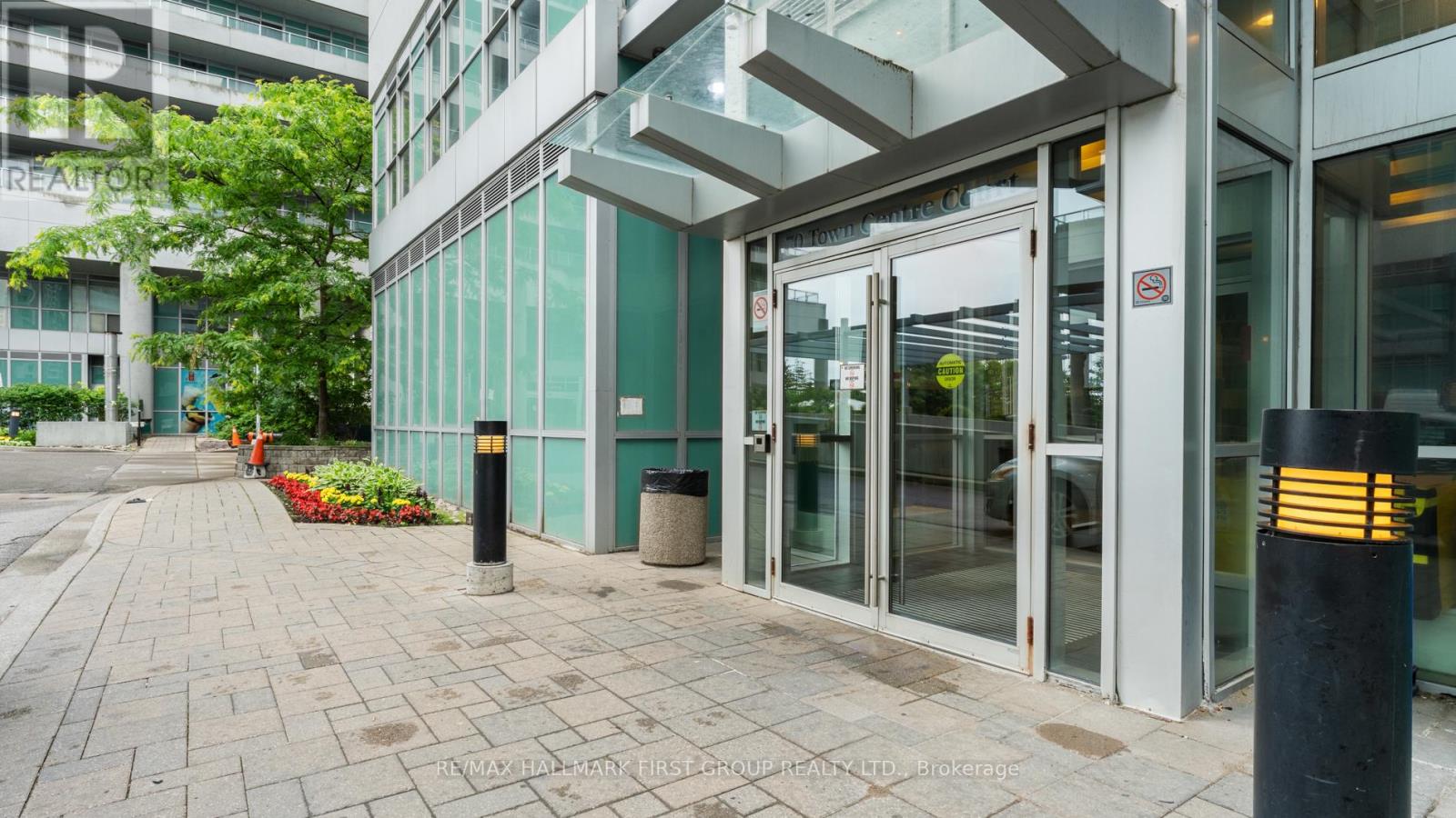 Photo 4 of 405 70 Town Centre Court, Toronto ON