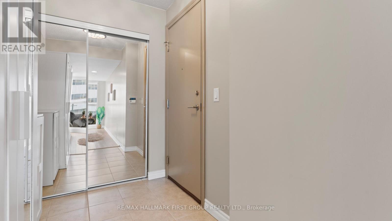 Photo 7 of 405 70 Town Centre Court, Toronto ON