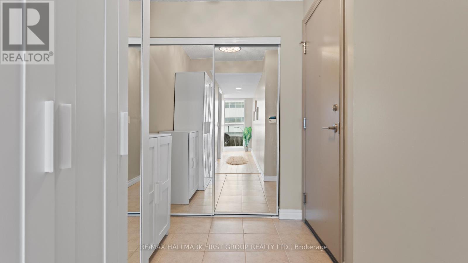 Photo 8 of 405 70 Town Centre Court, Toronto ON