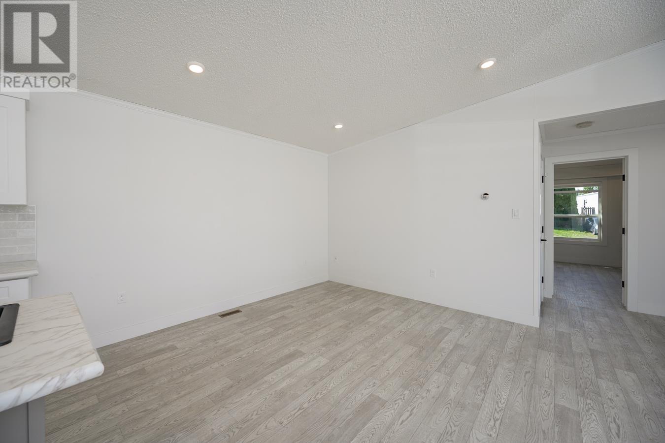Photo 5 of 11 5164 Hart Highway, Prince George BC