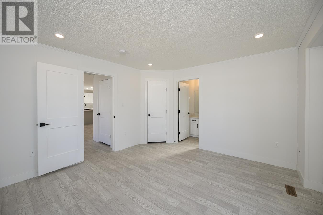 Photo 8 of 11 5164 Hart Highway, Prince George BC