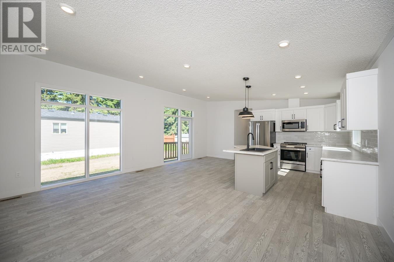 Photo 14 of 11 5164 Hart Highway, Prince George BC