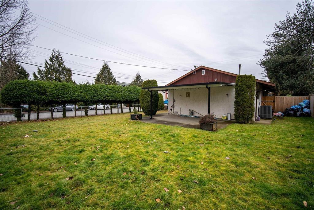 Photo 5 of 1926 Salton Road, Abbotsford BC