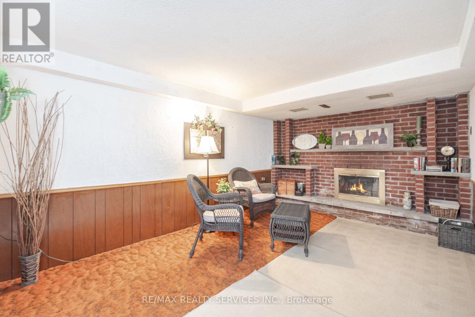 Photo 14 of 5 Danesbury Crescent, Brampton ON