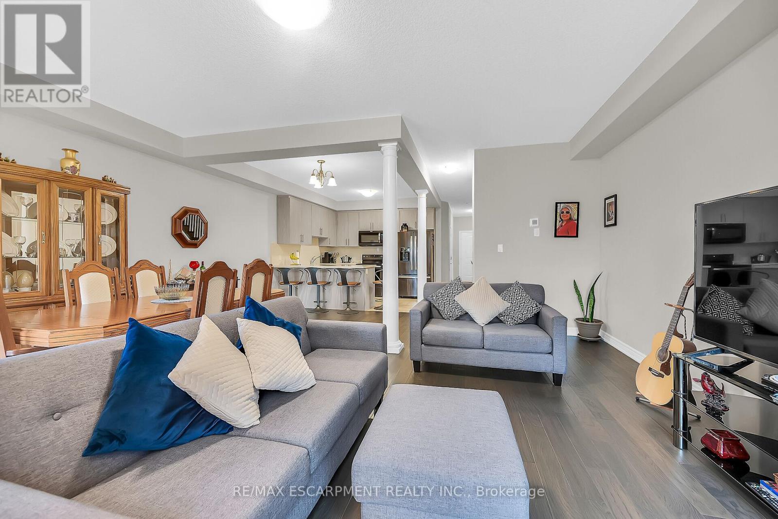 Photo 8 of 55 Rockledge Drive, Hamilton ON