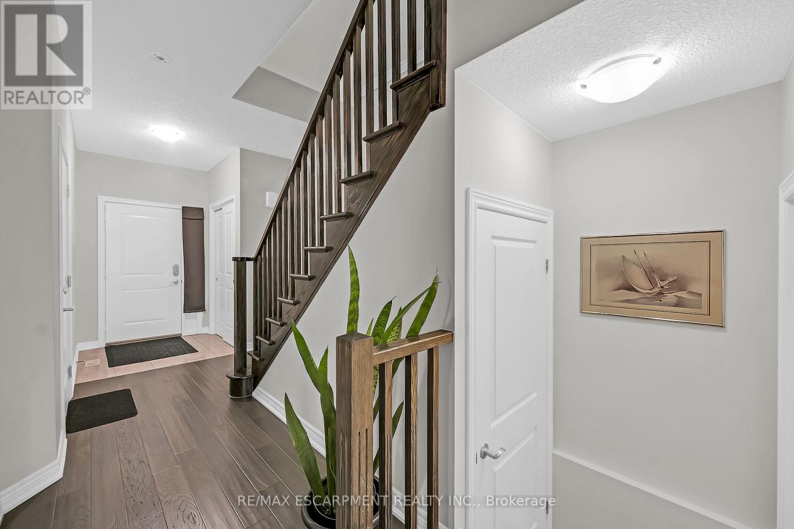 Photo 31 of 55 Rockledge Drive, Hamilton ON