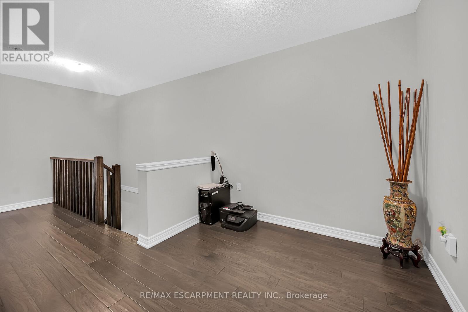 Photo 29 of 55 Rockledge Drive, Hamilton ON