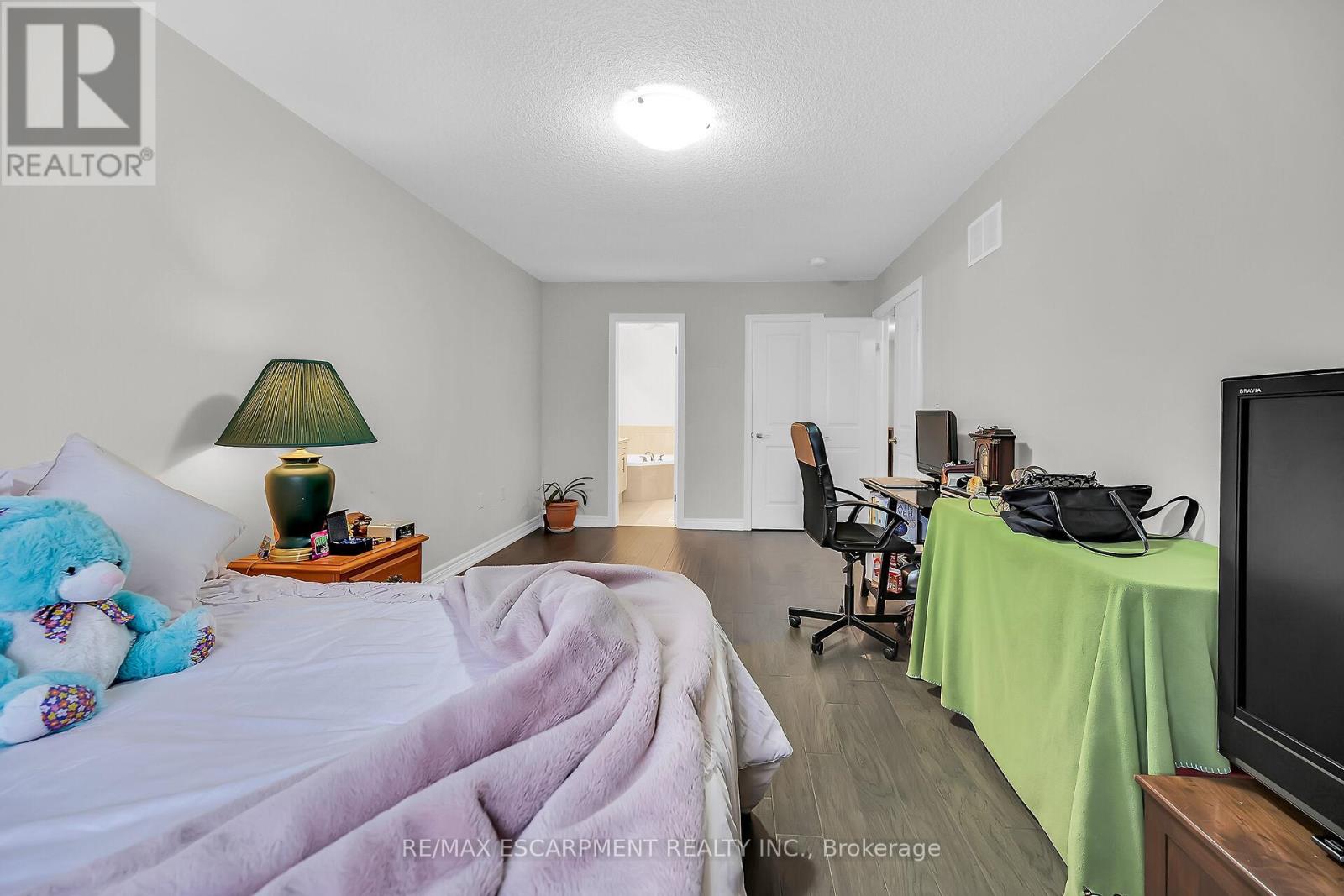 Photo 26 of 55 Rockledge Drive, Hamilton ON