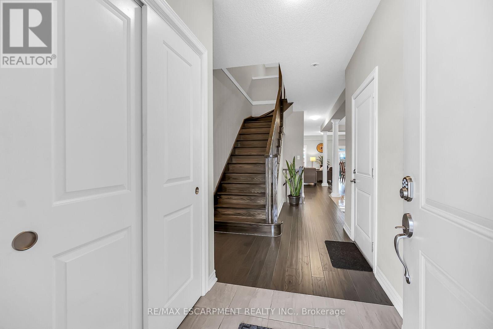 Photo 43 of 55 Rockledge Drive, Hamilton ON