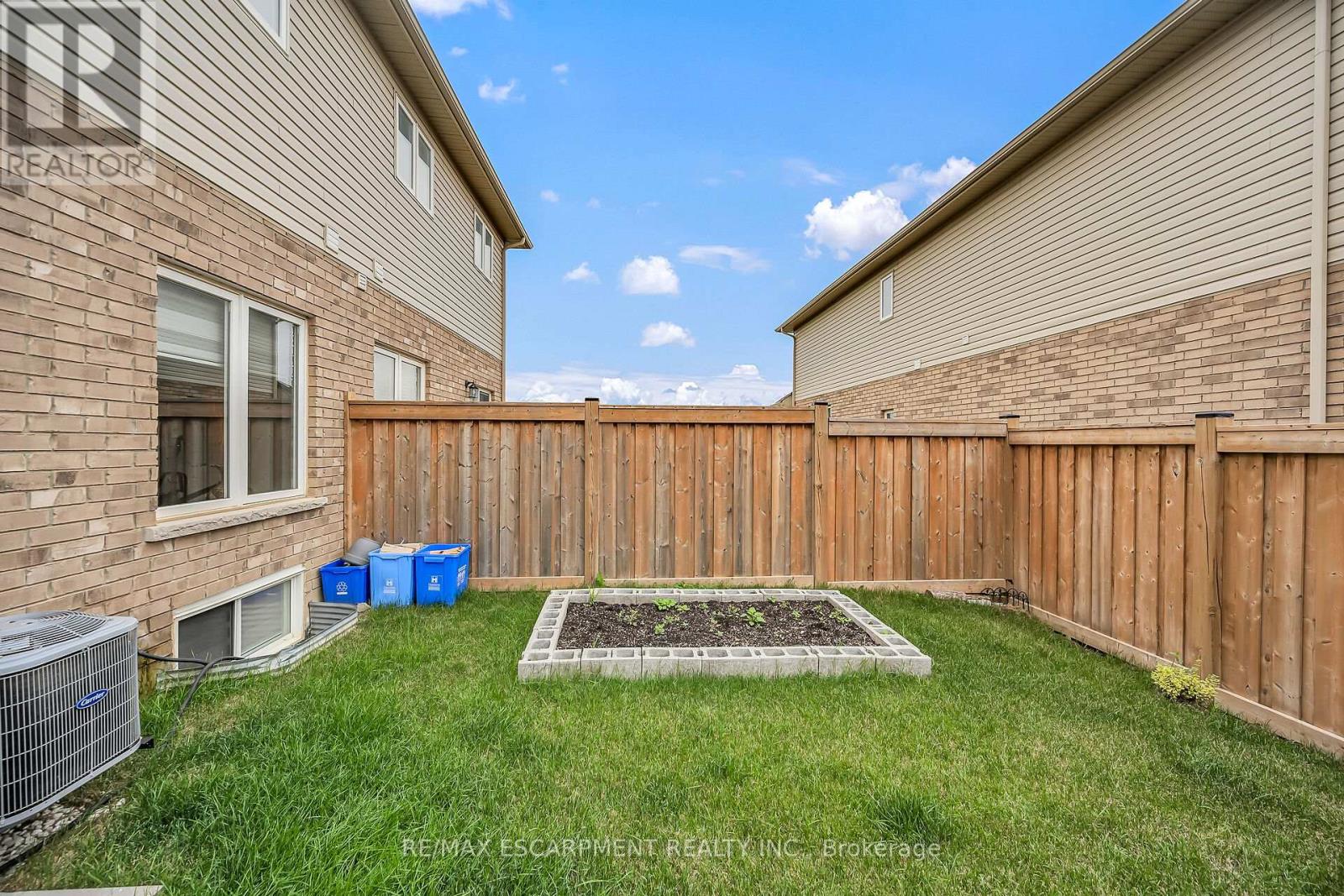 Photo 12 of 55 Rockledge Drive, Hamilton ON