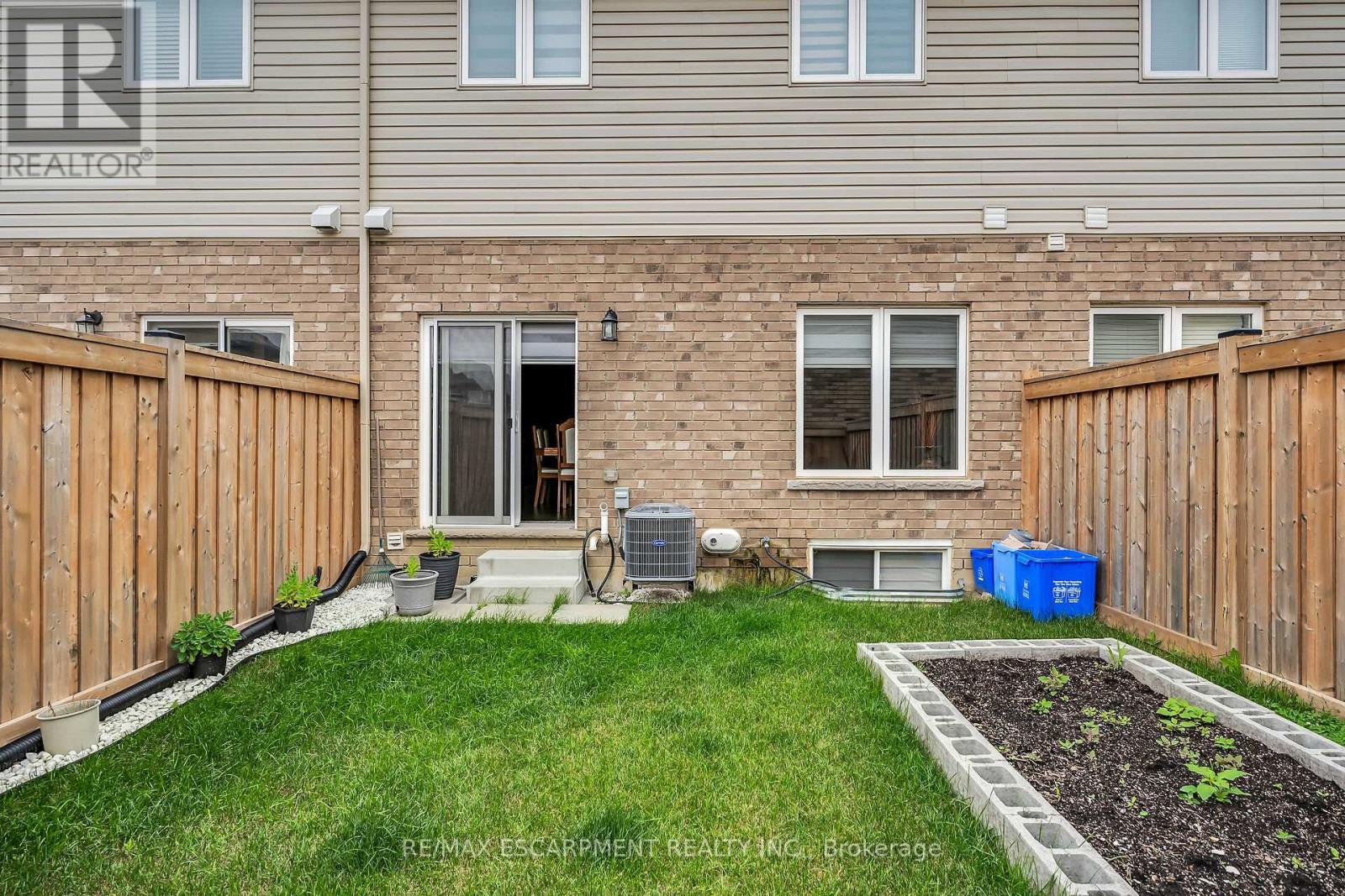 Photo 40 of 55 Rockledge Drive, Hamilton ON