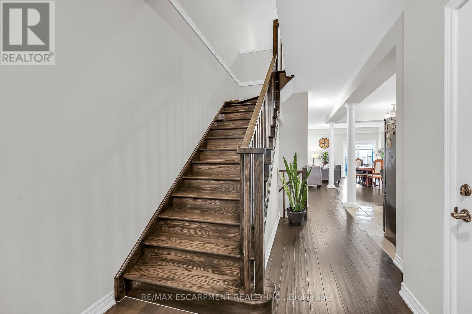 Photo 16 of 55 Rockledge Drive, Hamilton ON