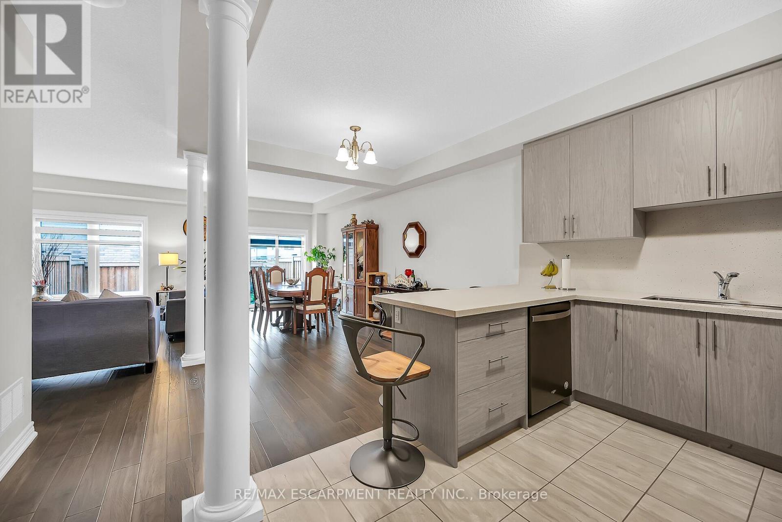 Photo 33 of 55 Rockledge Drive, Hamilton ON