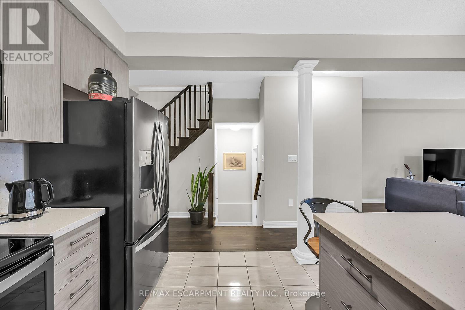 Photo 2 of 55 Rockledge Drive, Hamilton ON