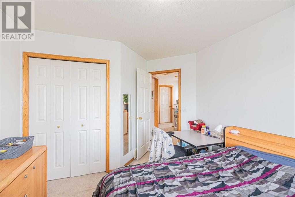 Single Family House for Sale in  Los Alamos Crescent NE Monterey Park Calgary 