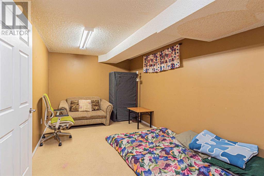 Single Family House for Sale in  Los Alamos Crescent NE Monterey Park Calgary 